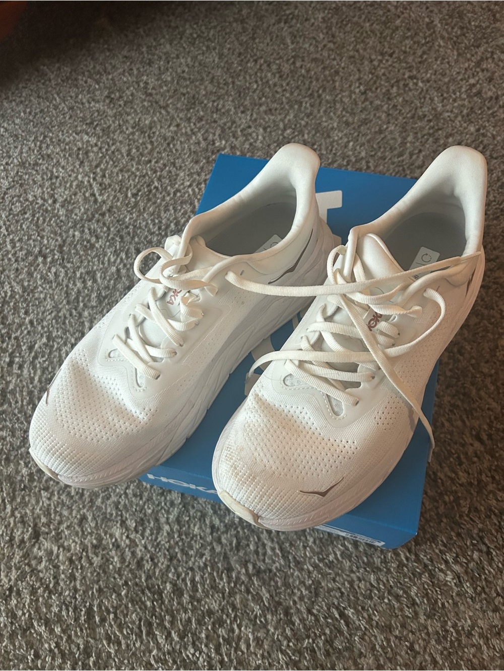Hoka Women' Arachi 7 White Lightweight Running Sneakers